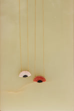Carica l&#39;immagine nel visualizzatore di Gallery, Gold chain necklaces with flamenco fan shaped coral
