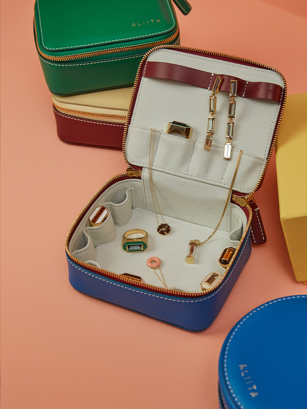 LEATHER JEWELRY POUCHES