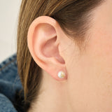 MINI BOLD CONEJITO PERLA EARRINGS