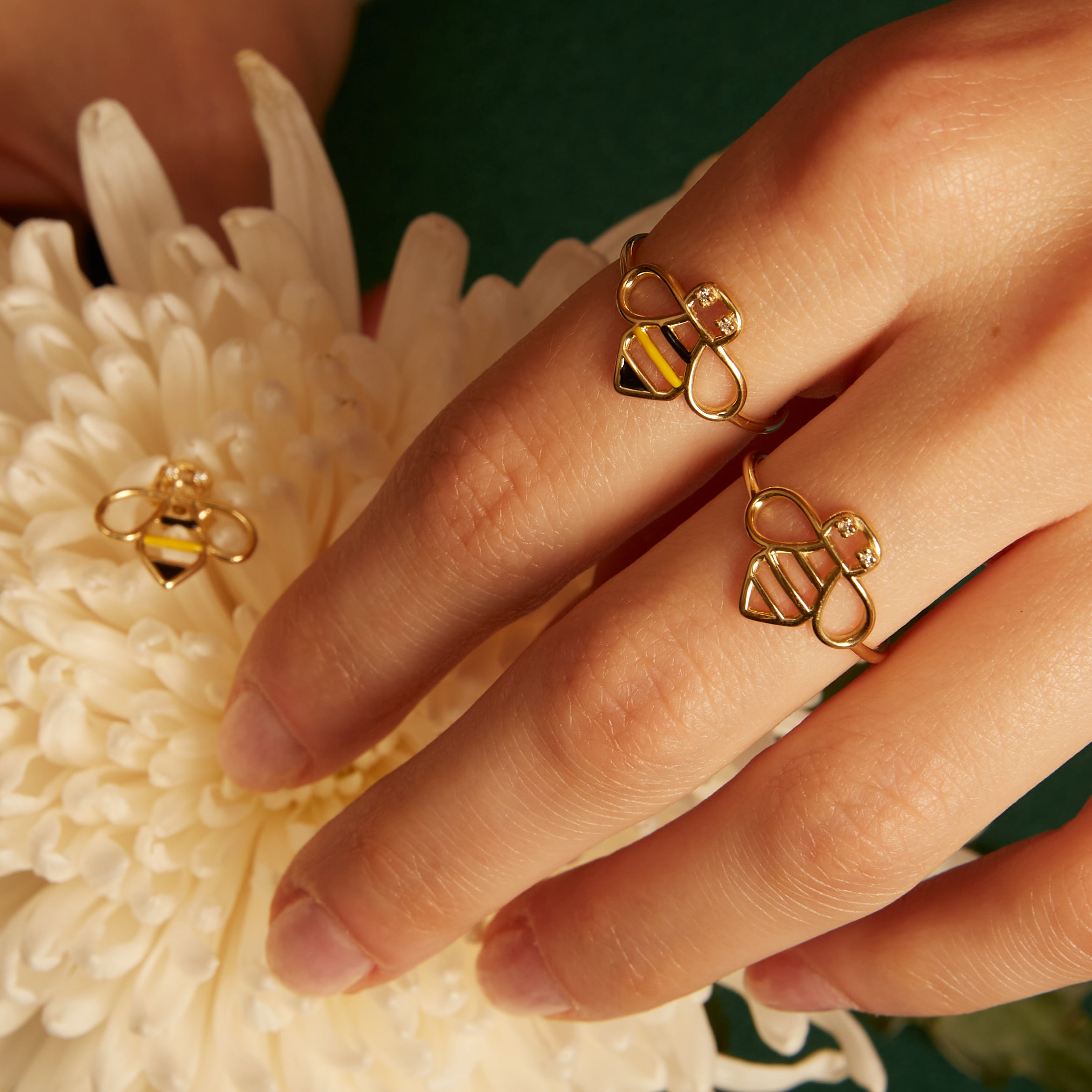 BEE BRILLANTE ENAMEL RING