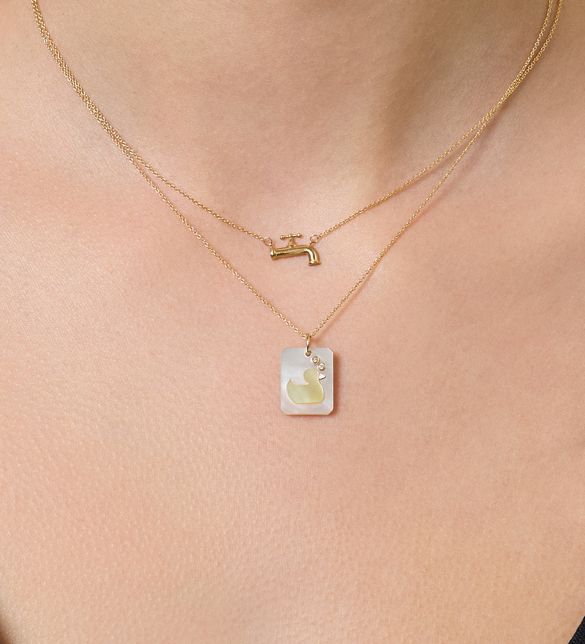 CAMEO PERLA PATITO BRILLANTE COLLANA
