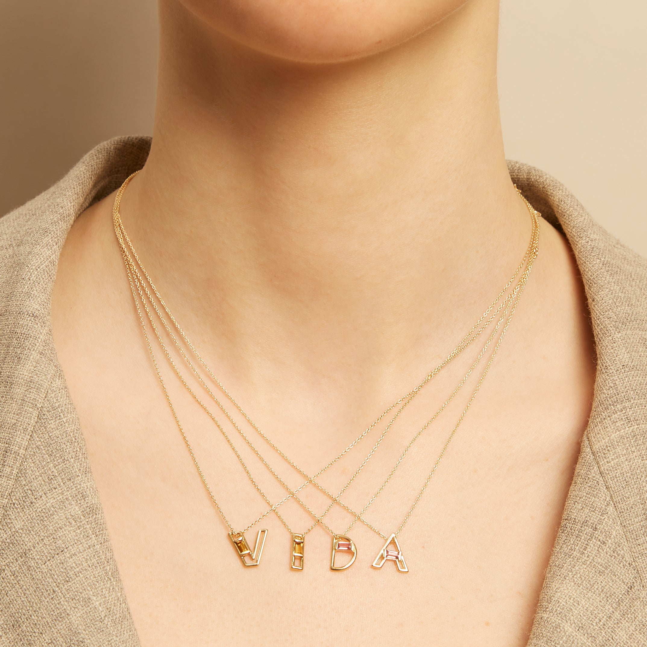 LETRA V CITRINE NECKLACE
