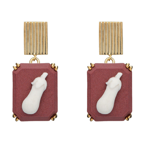Gold earrings with eggplant cameos made in porcelain