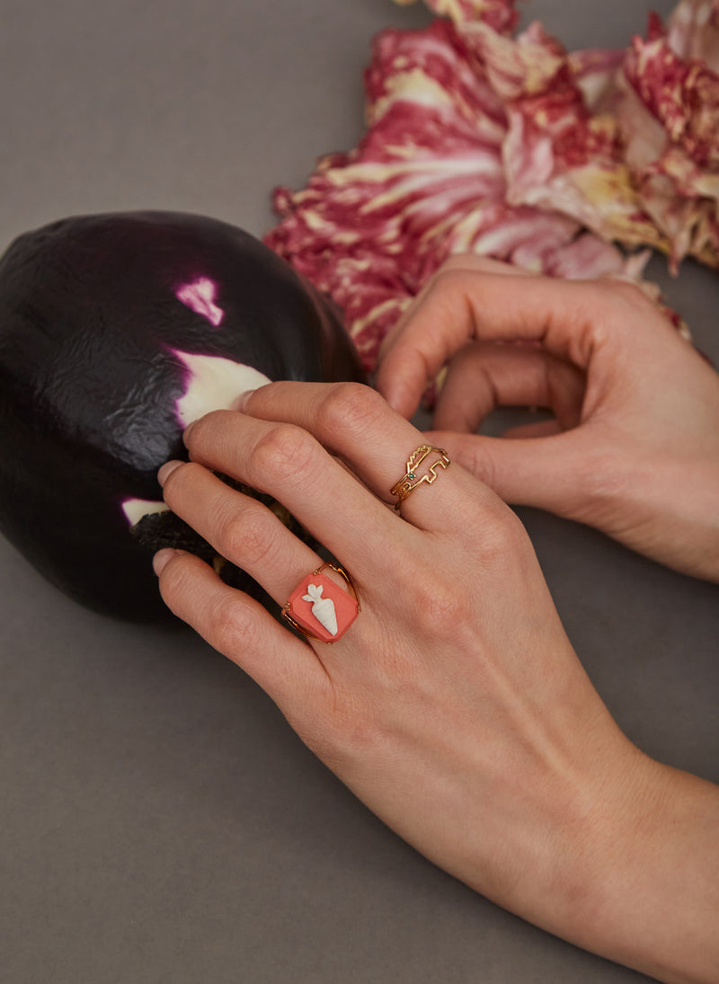 CAMEO CARROT RING