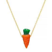 Carica l&#39;immagine nel visualizzatore di Gallery, Gold chain necklace with small carrot shaped coral pendant with turquoise leaves
