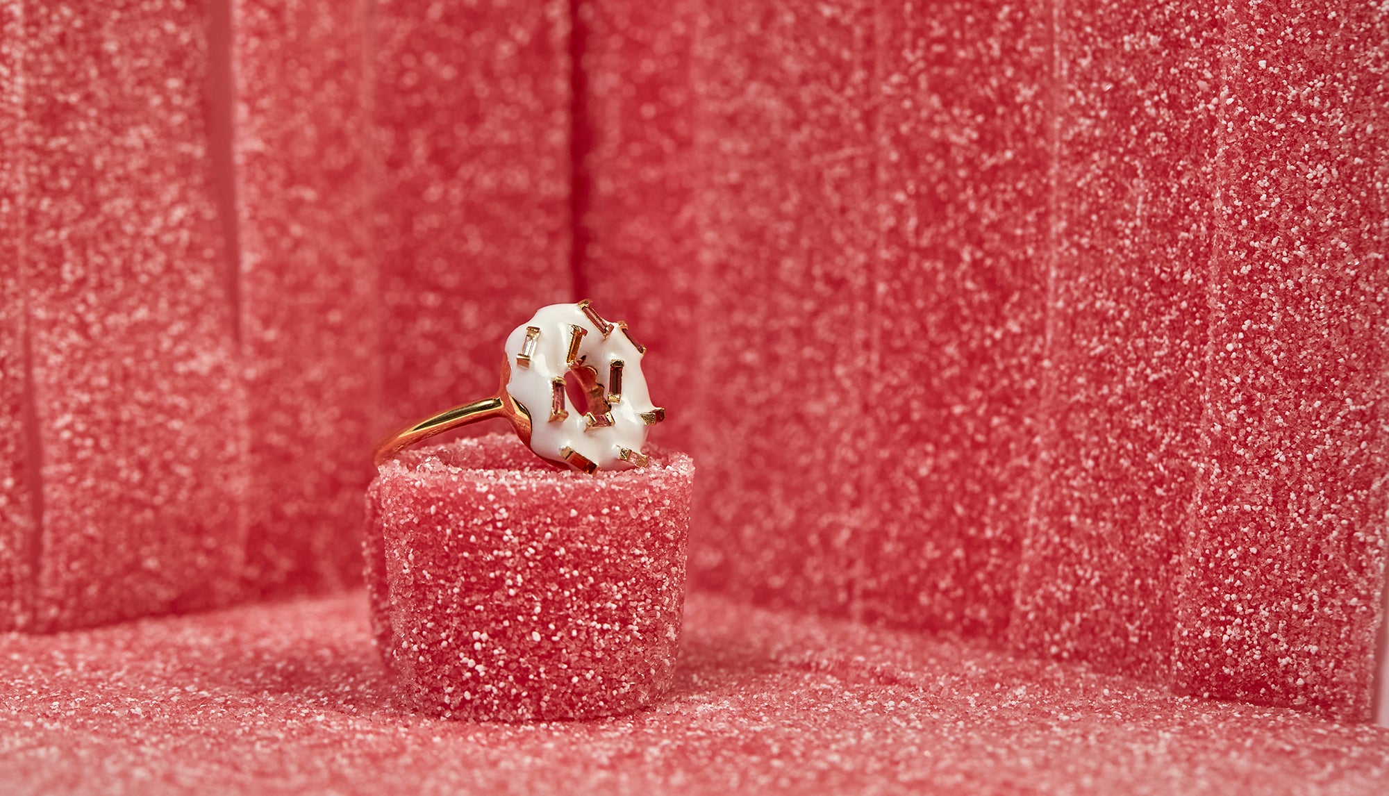 DONUT ICE GLAZED SPRINKLES BIANCO ANELLO