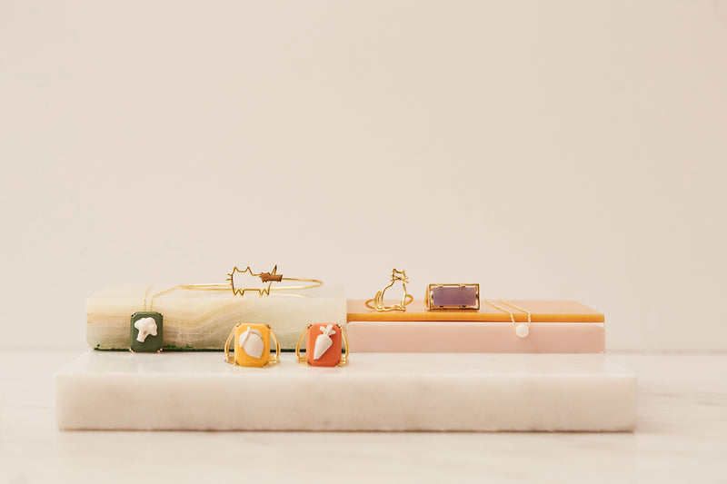 Gold jewels composition