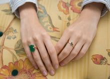 Carica l&#39;immagine nel visualizzatore di Gallery, Hands wearing gold rings with precious stones
